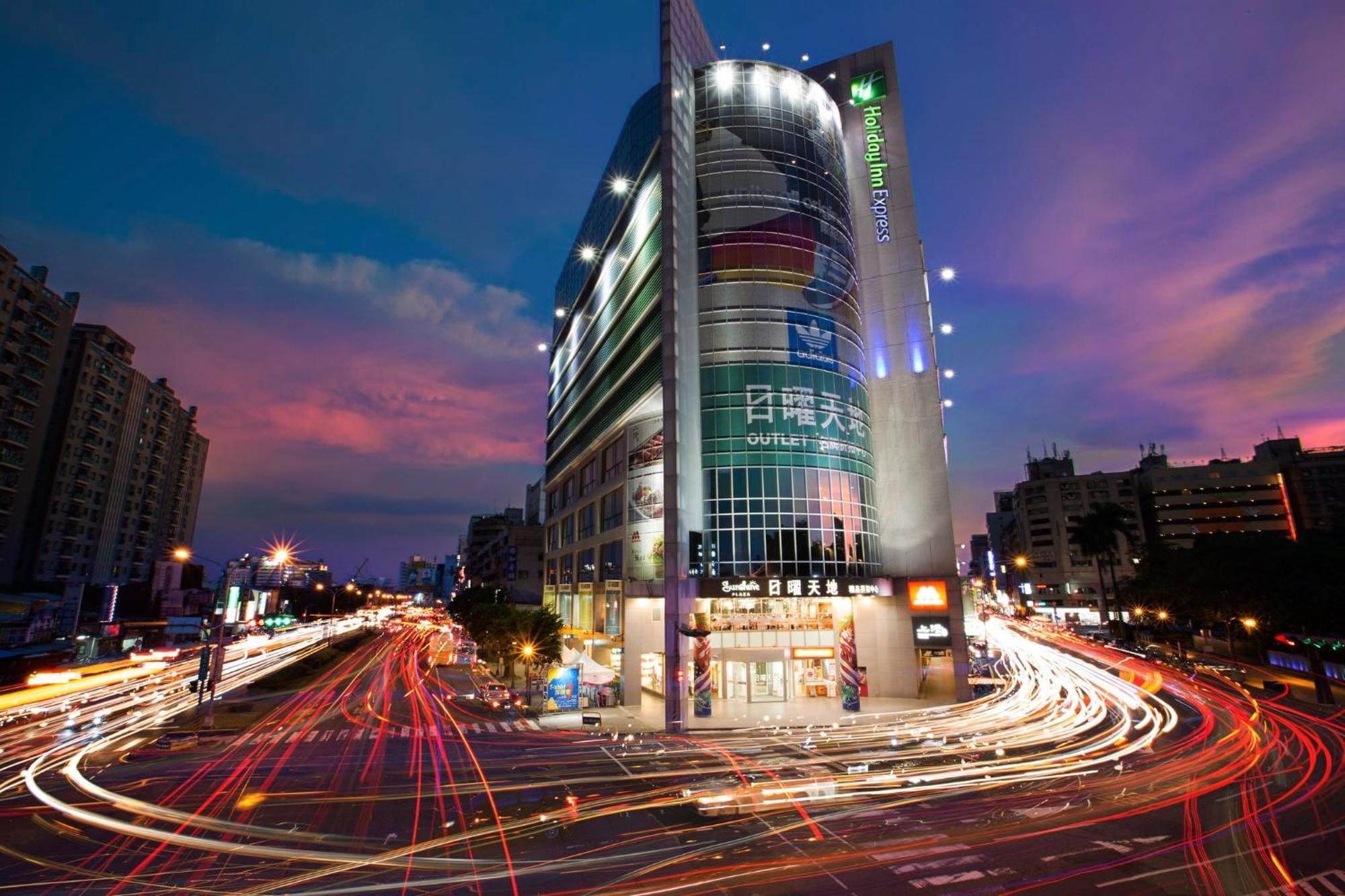 Holiday Inn Express Taichung Park, An Ihg Hotel Exterior foto