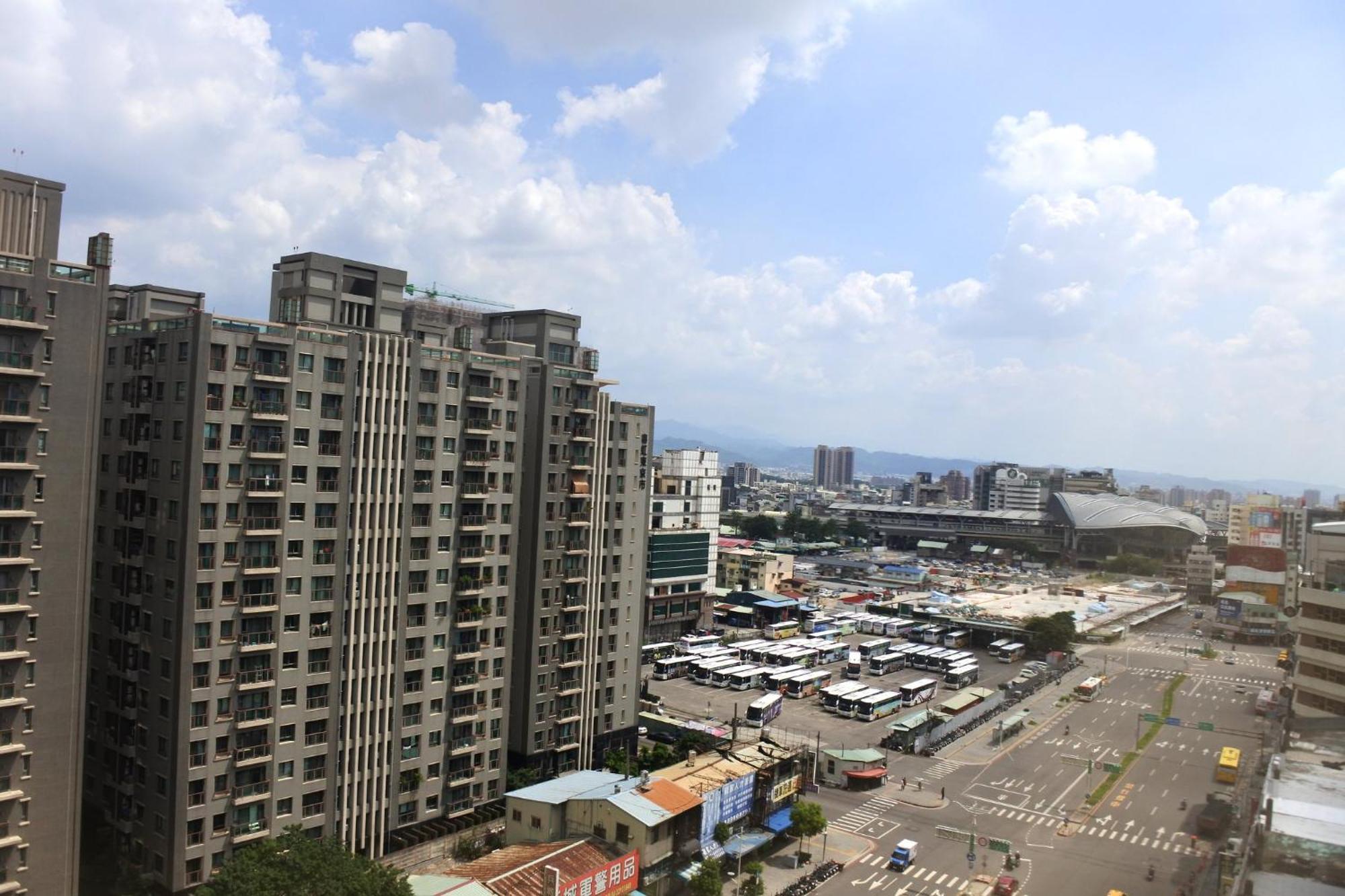 Holiday Inn Express Taichung Park, An Ihg Hotel Exterior foto